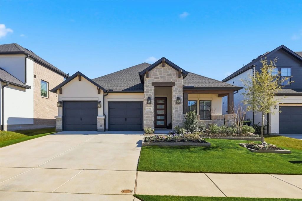 16912 Eastern Red Boulevard, Justin