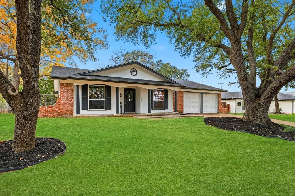 1429 Foothill Drive, Hurst