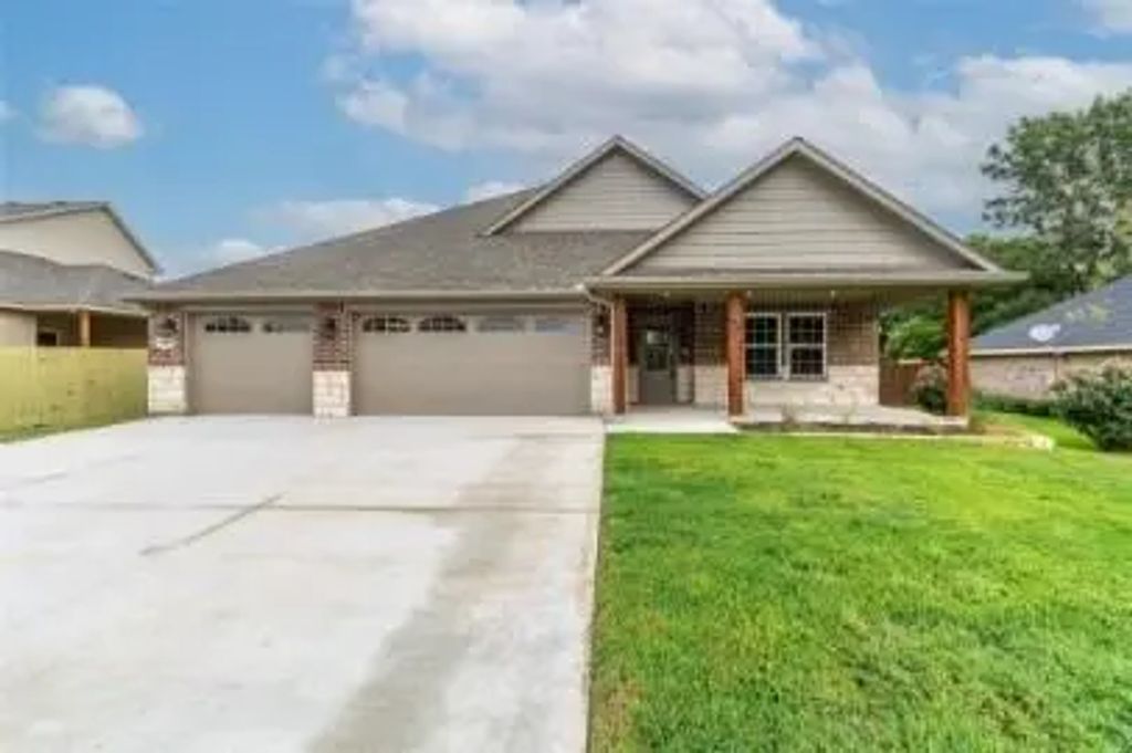 5007 Peacock Lane, Greenville
