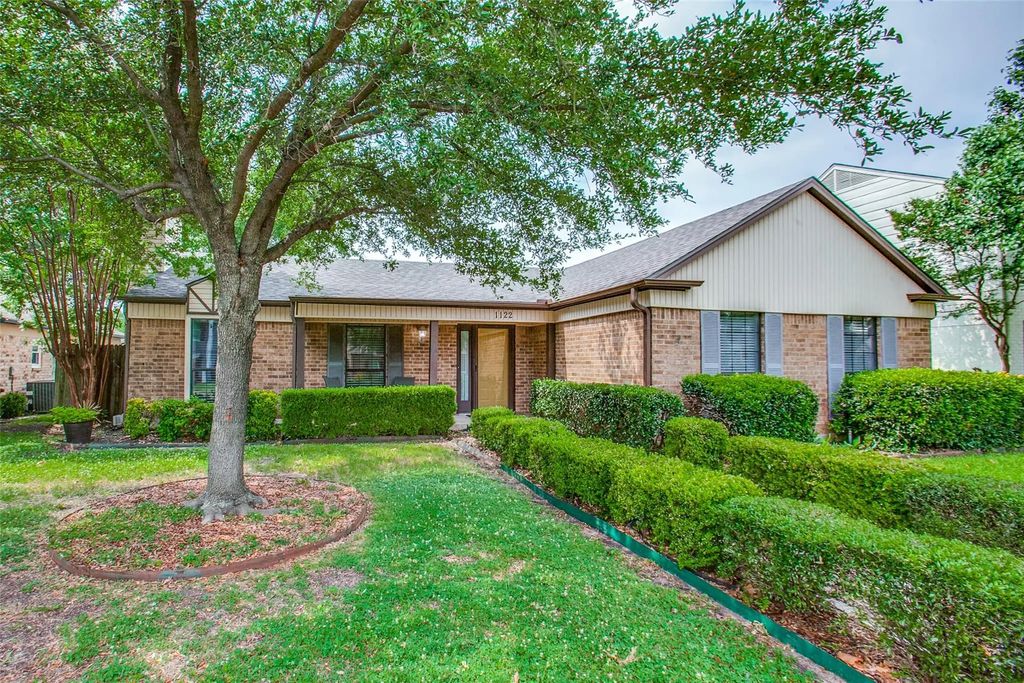 1122 Melissa Lane, Garland