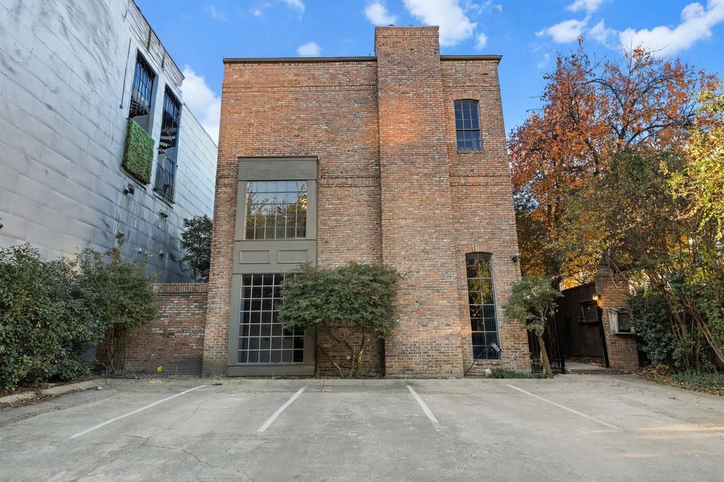 3919 Gilbert Avenue A, Dallas