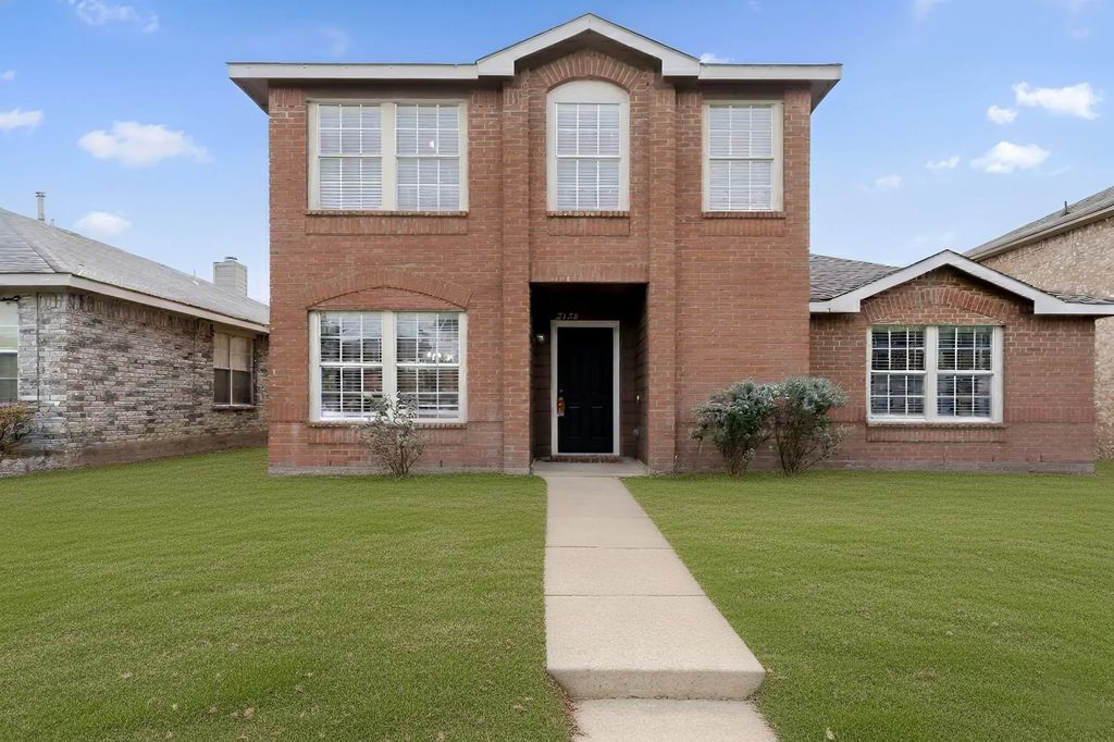 2454 Meadowgate Lane, Lancaster