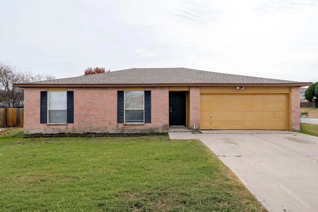 825 Reveille Road, Fort Worth