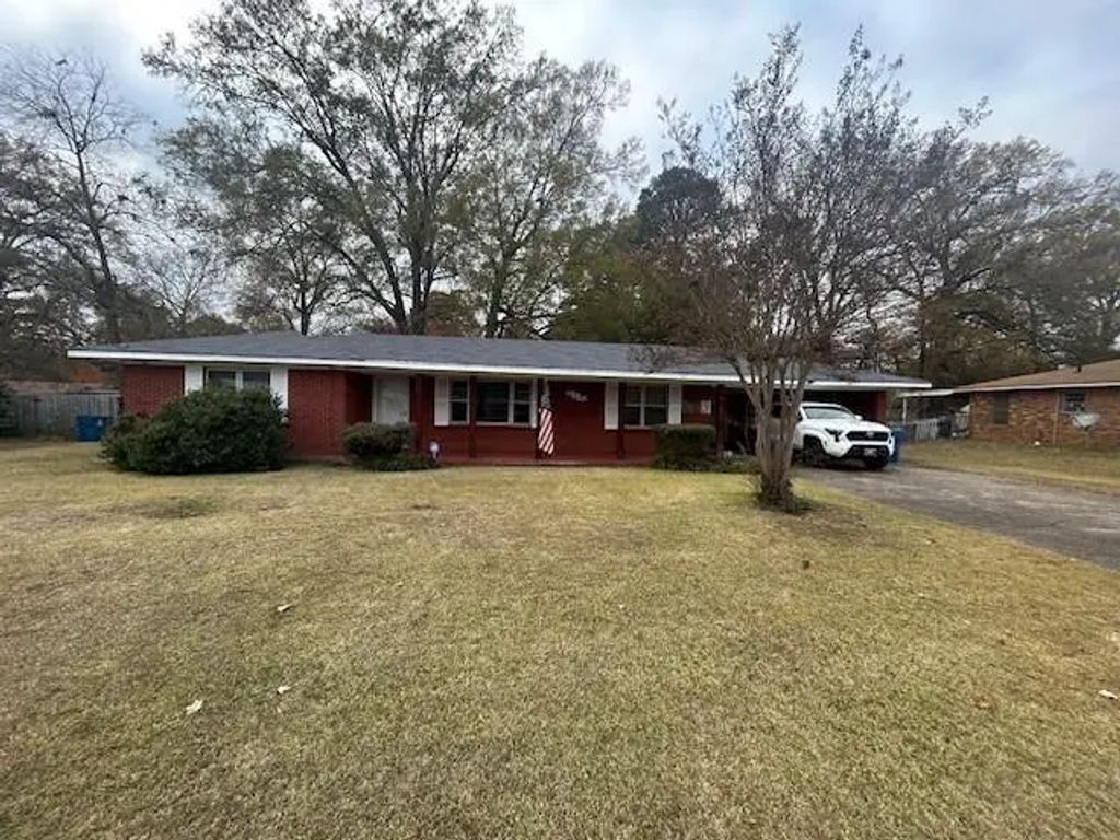 603 S Spruce Street, Vivian