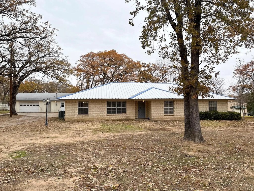 5805 Pecan Circle, Alvarado