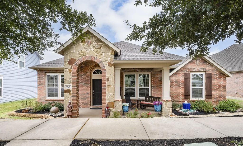6920 Kingdom Estates Drive, Dallas