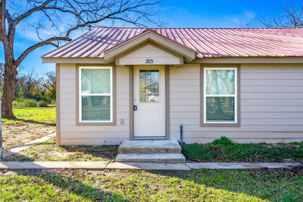 305 Gaskins Street, Como