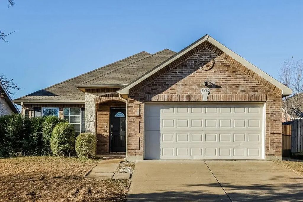 8410 River Bluffs Drive, Arlington