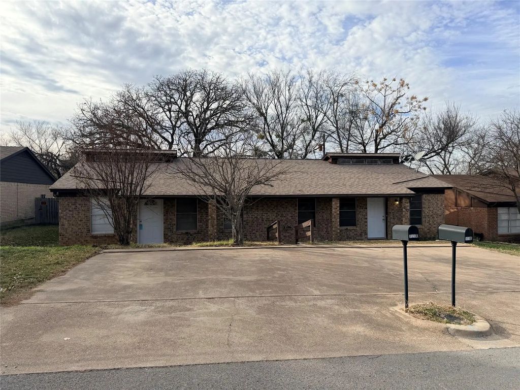 1110-b Lynn Street, Weatherford