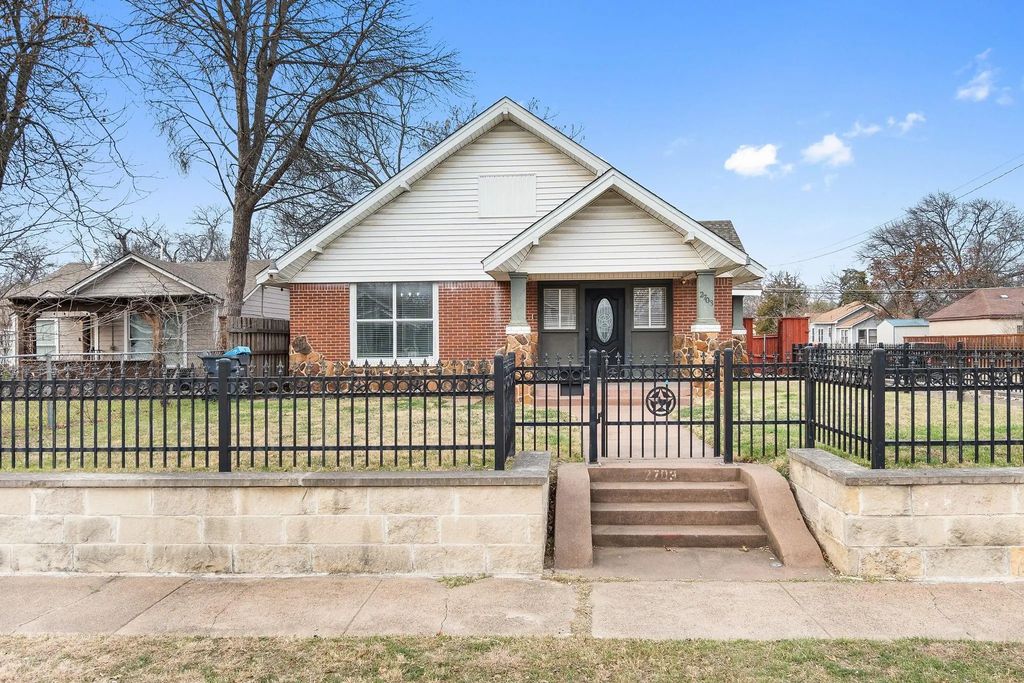 2703 Gladstone Drive, Dallas
