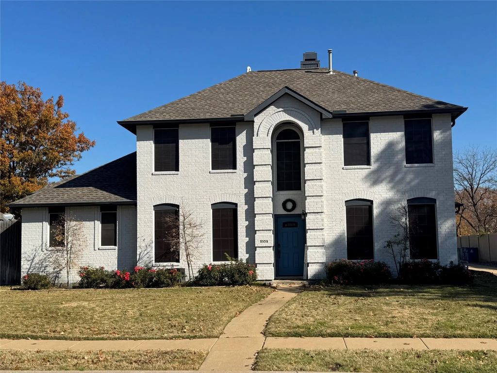 8909 Creekside Drive, Rowlett