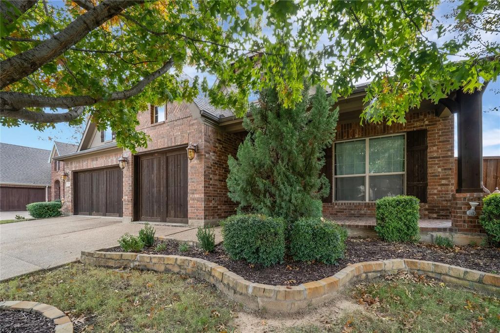 1806 Park Highland Way, Arlington
