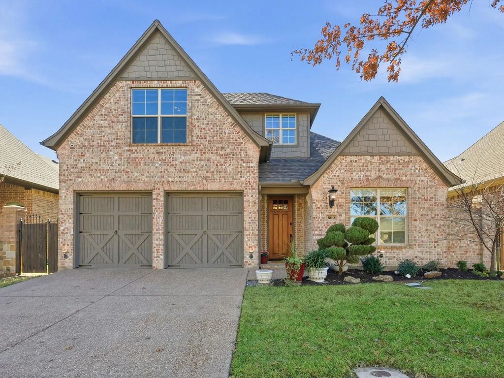 800 Silver Lake Drive, Keller
