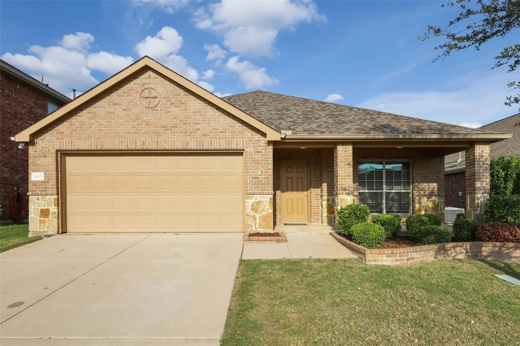 801 Golden Bear Lane, McKinney