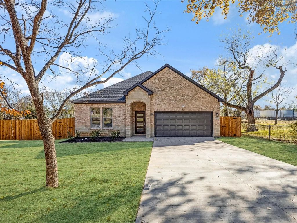 111 W Farmers Road, Seagoville