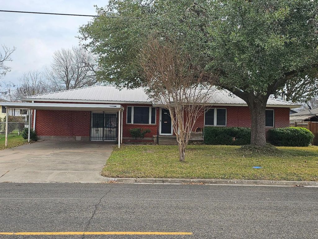 817 N Lacy Drive, Lacy Lakeview
