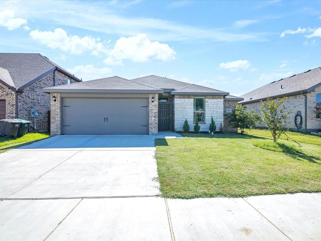 9929 Mescalbean Boulevard, Fort Worth