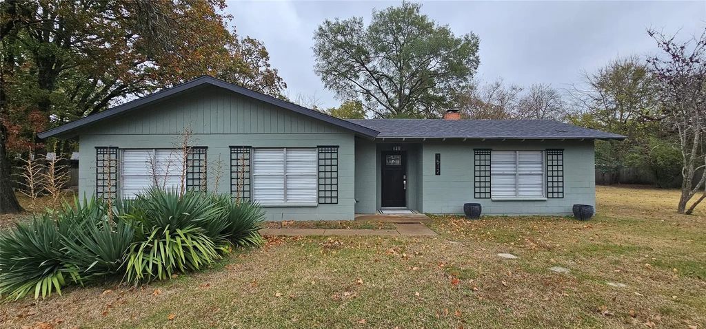 1512 Tawakoni Drive, West Tawakoni