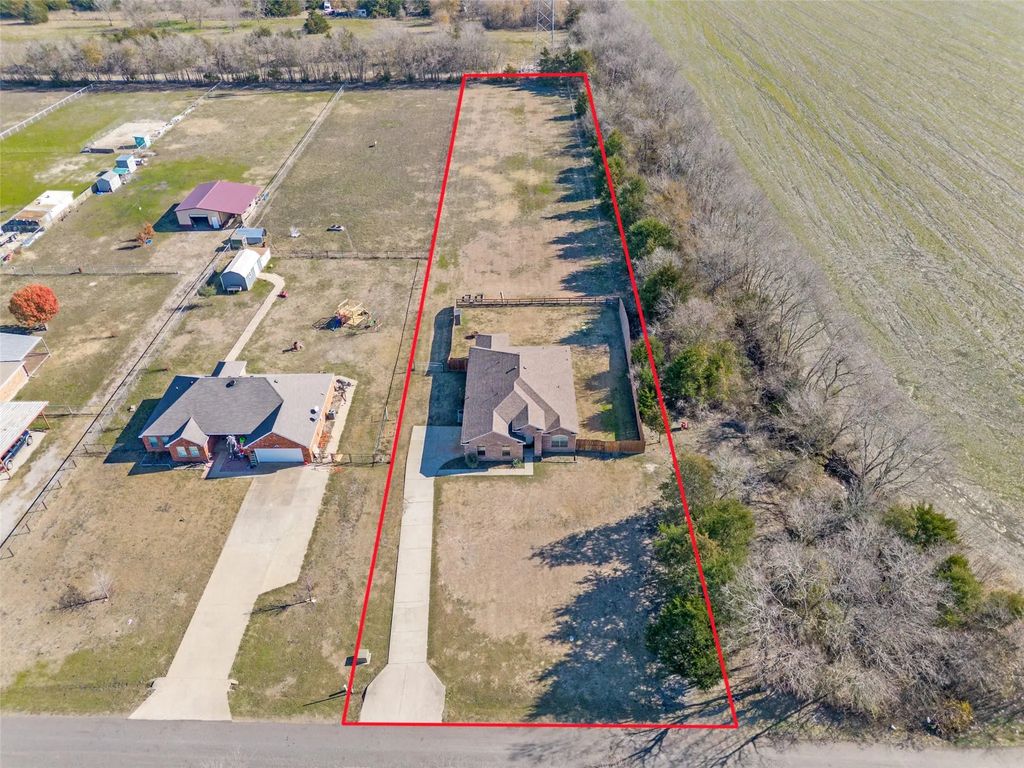 303 County Road 2748, Caddo Mills