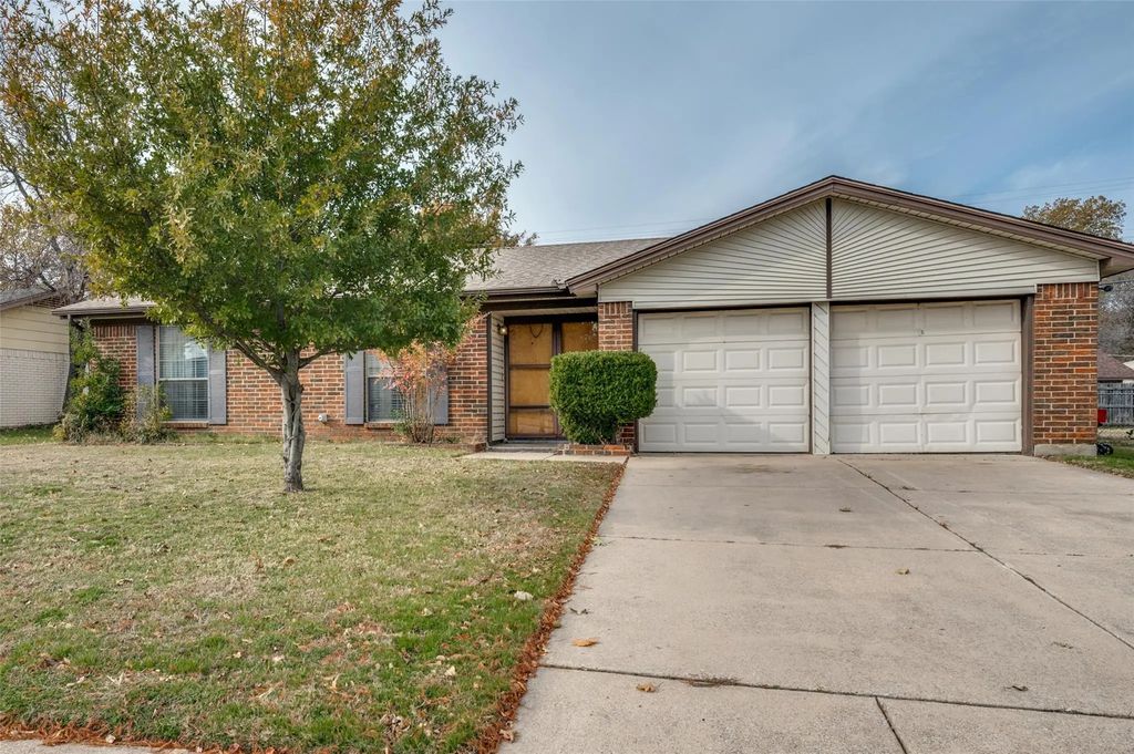 2706 S Fielder, Arlington