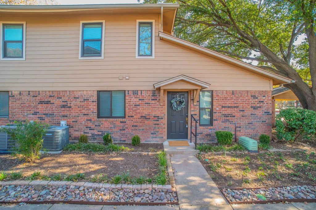 5676 Cedar Creek Drive, Benbrook