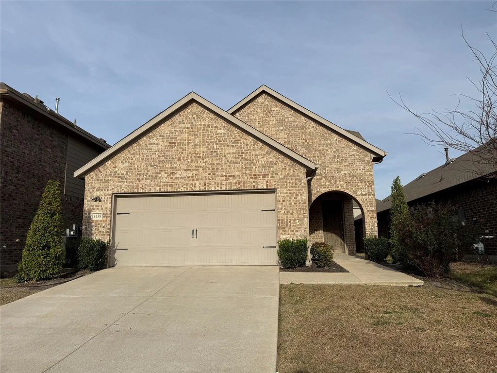 1638 Luckenbach Drive, Forney