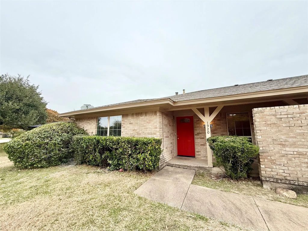 1920 N Floyd Road, Richardson