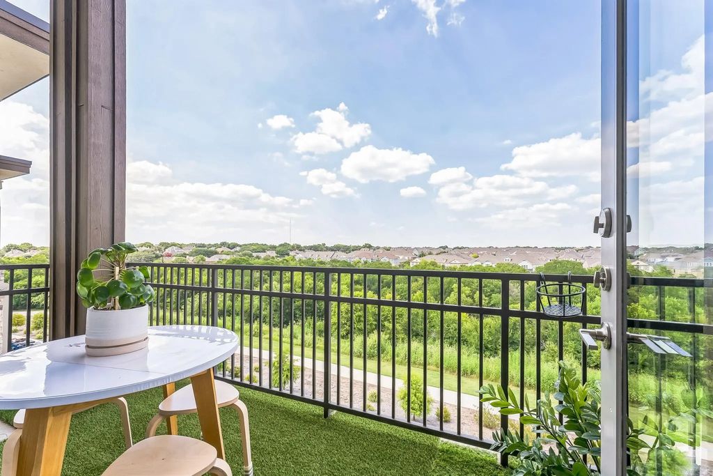 2700 Old Denton Road 4424, Carrollton