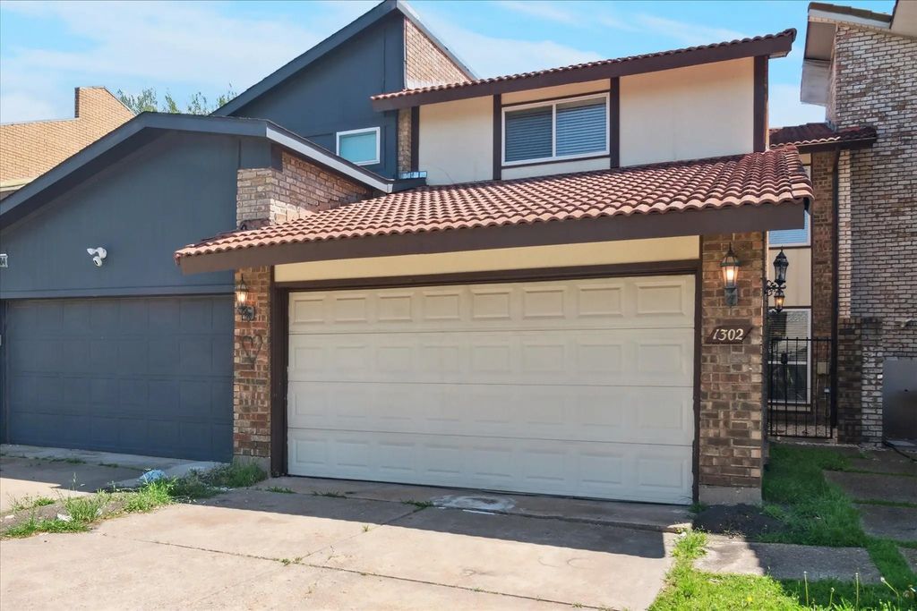 1302 Summerwood Lane, Richardson