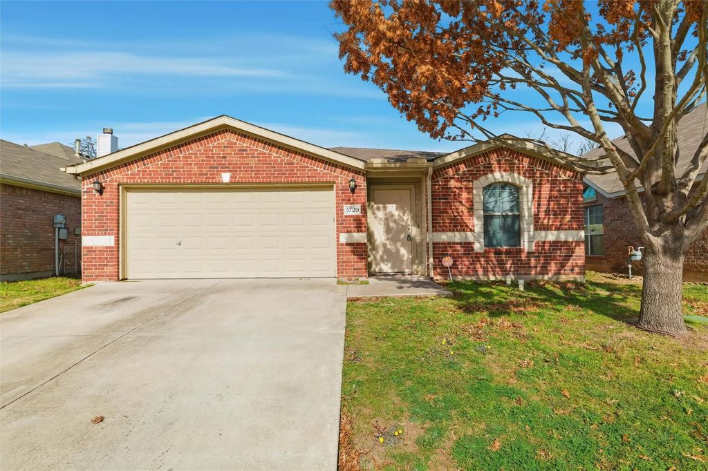 5720 Fathom Drive, Fort Worth