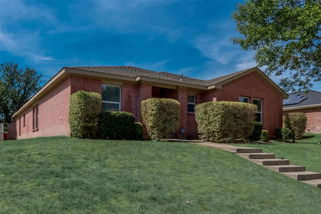 612 Snapdragon Lane, DeSoto