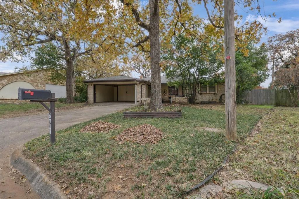5711 Kingstree Court, Arlington
