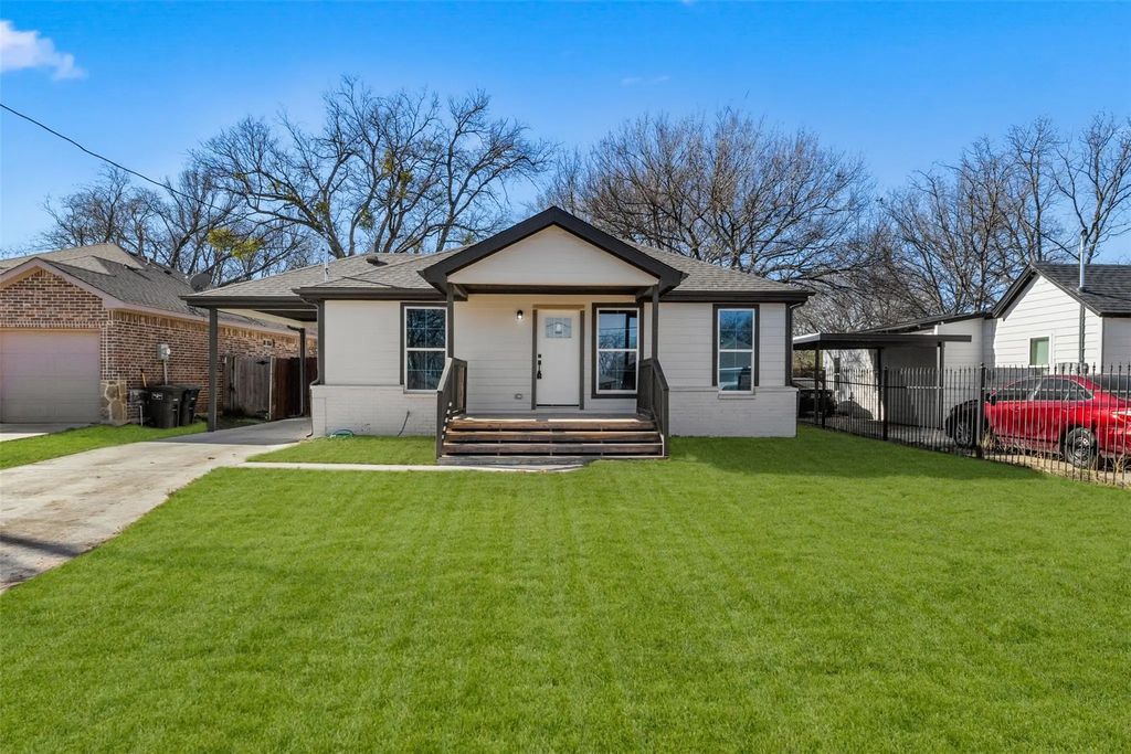 2112 Rw Bivens Lane, Fort Worth