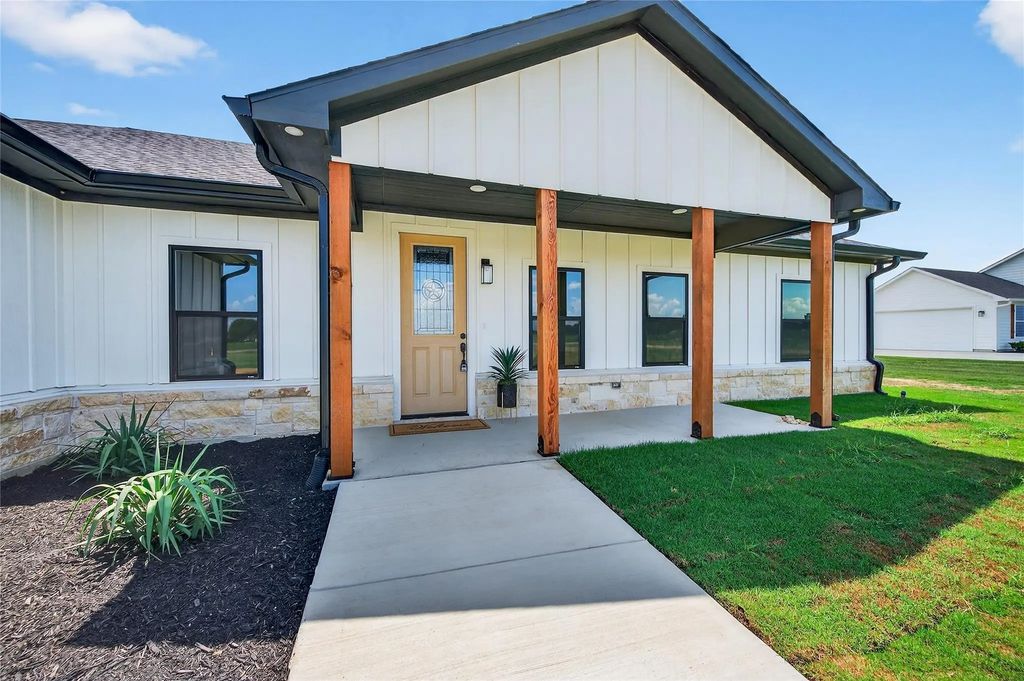 192 Brooks Lane, Sadler