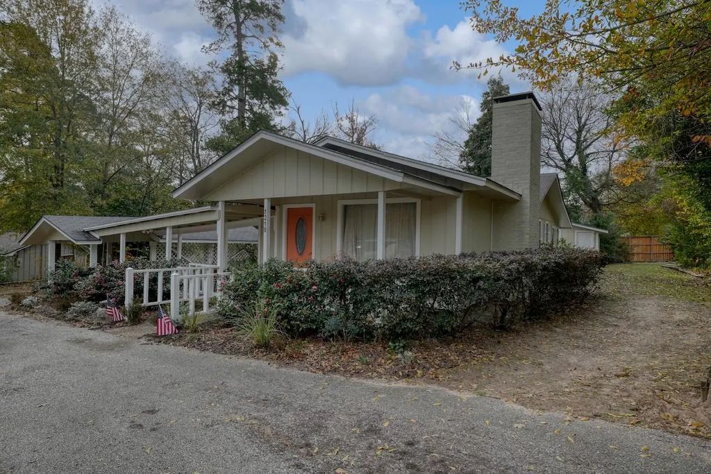 1210 Chateau Lane, Hideaway