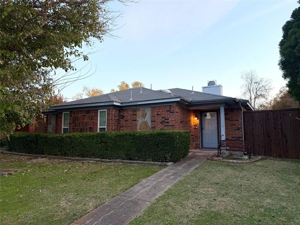 2704 Mill Trace, Carrollton