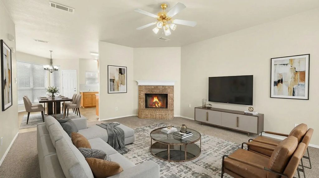 8721 Lariat Circle, Fort Worth