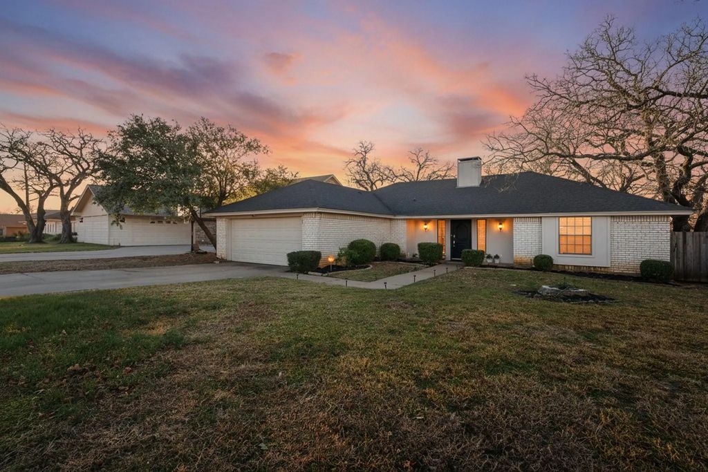 2333 Jenson Circle, Fort Worth