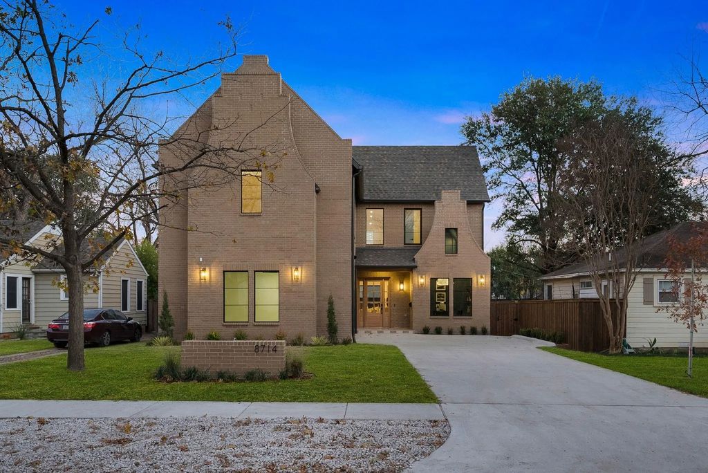 8714 San Fernando Way, Dallas