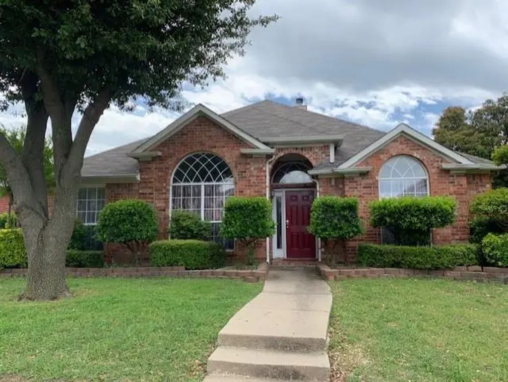 2210 Meredith Lane, Garland