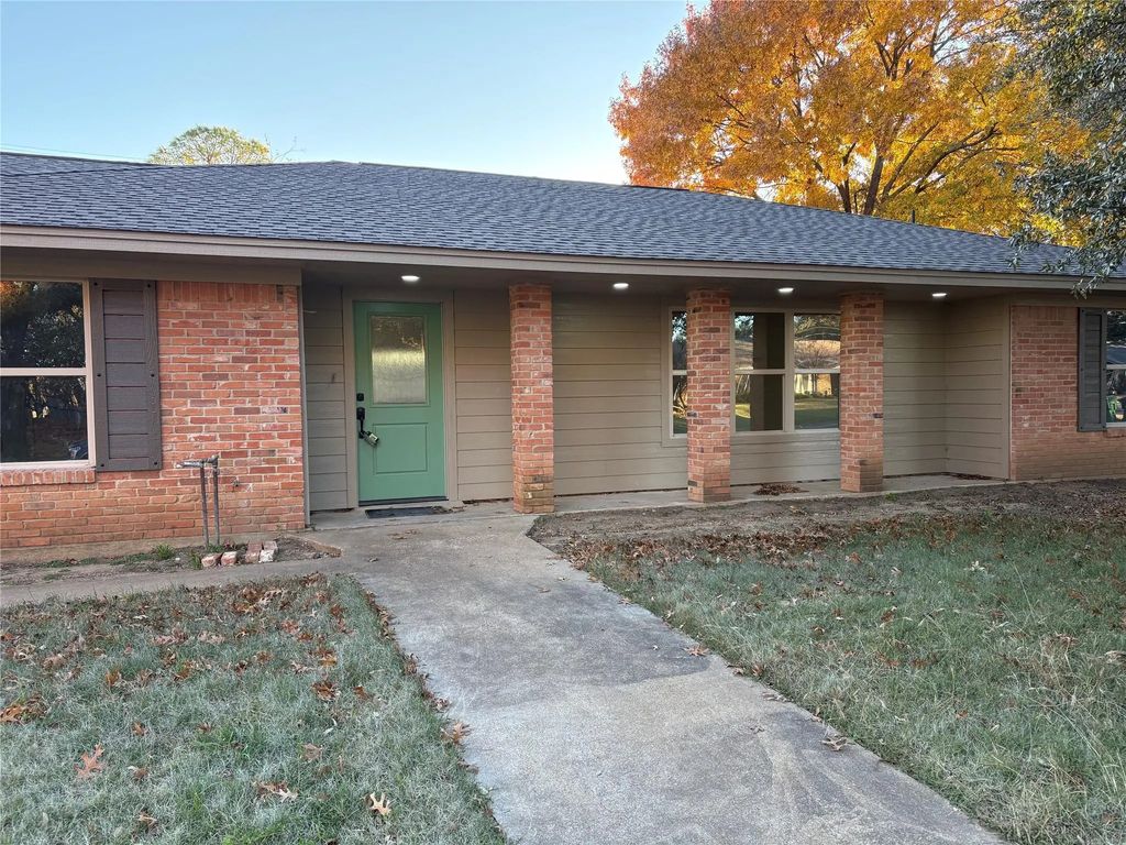 2303 Royal Acres Drive, Denton
