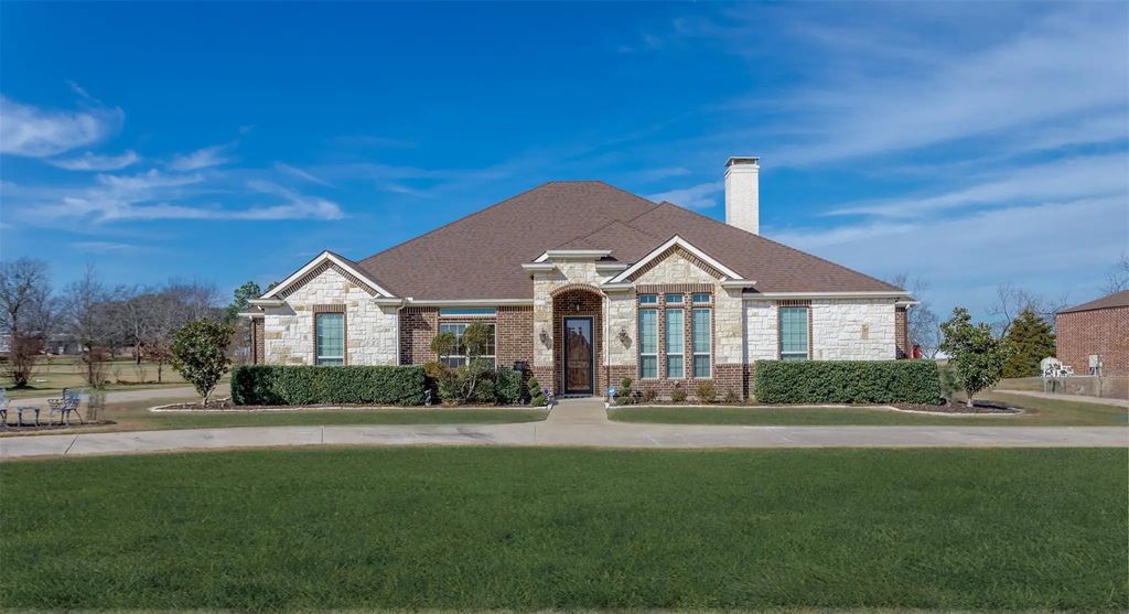7732 Fall Creek Road, Terrell