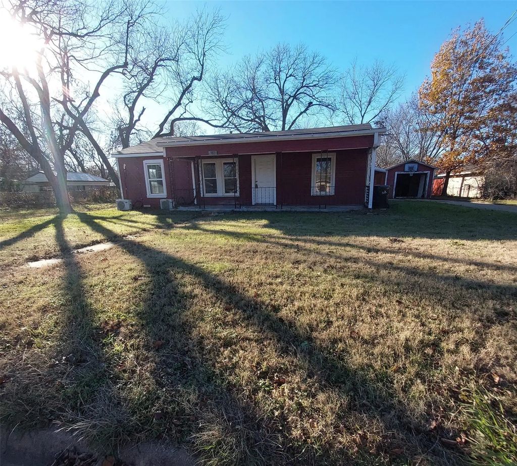 2425 Juanita Drive, Denison