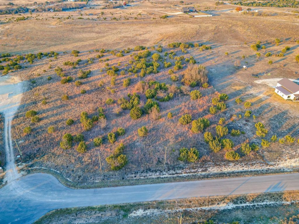 607 Hollow Drive, Lipan