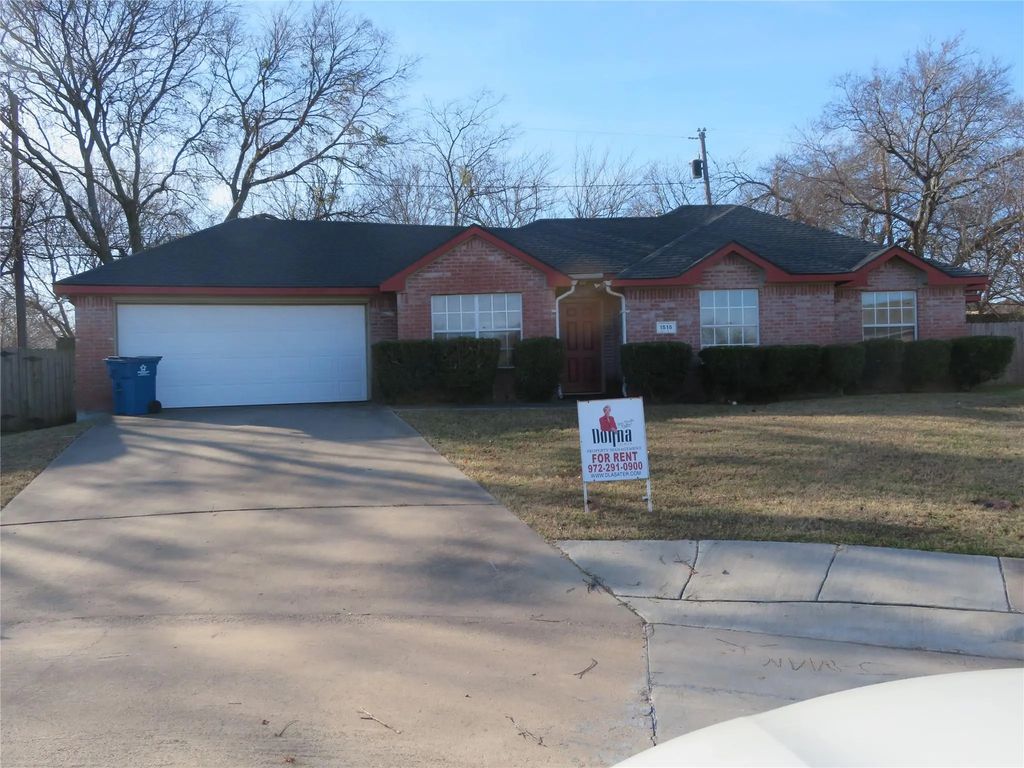 1515 Killdee Court, DeSoto