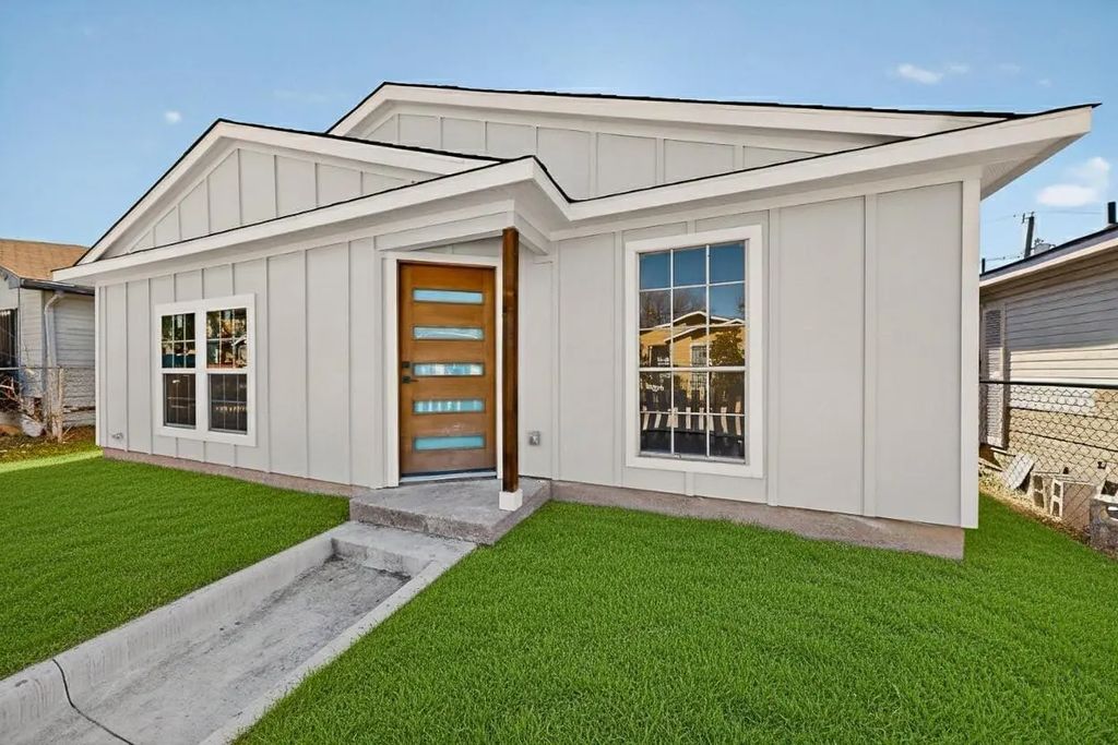 9918 Cedar Mountain Circle, Dallas