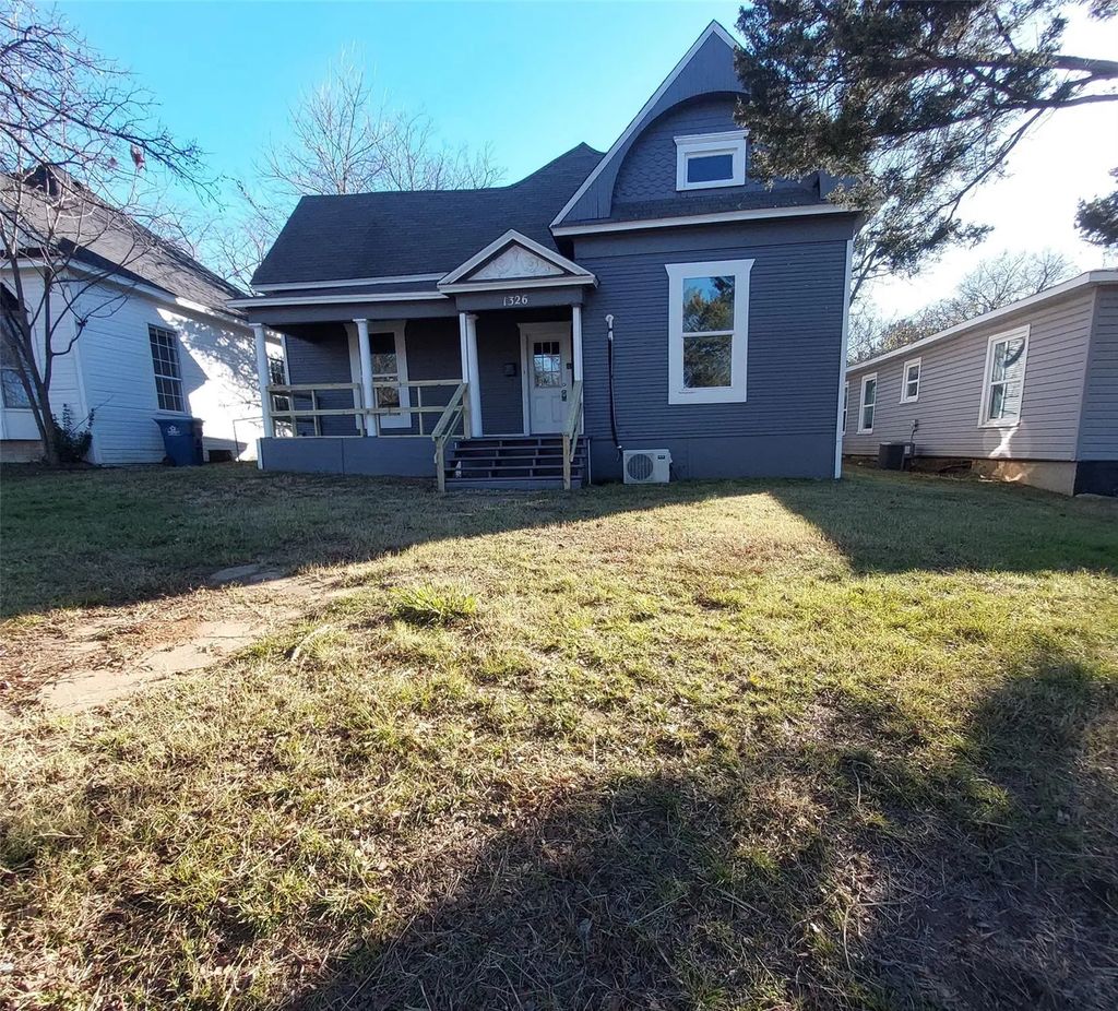 1326 W Sears Street, Denison