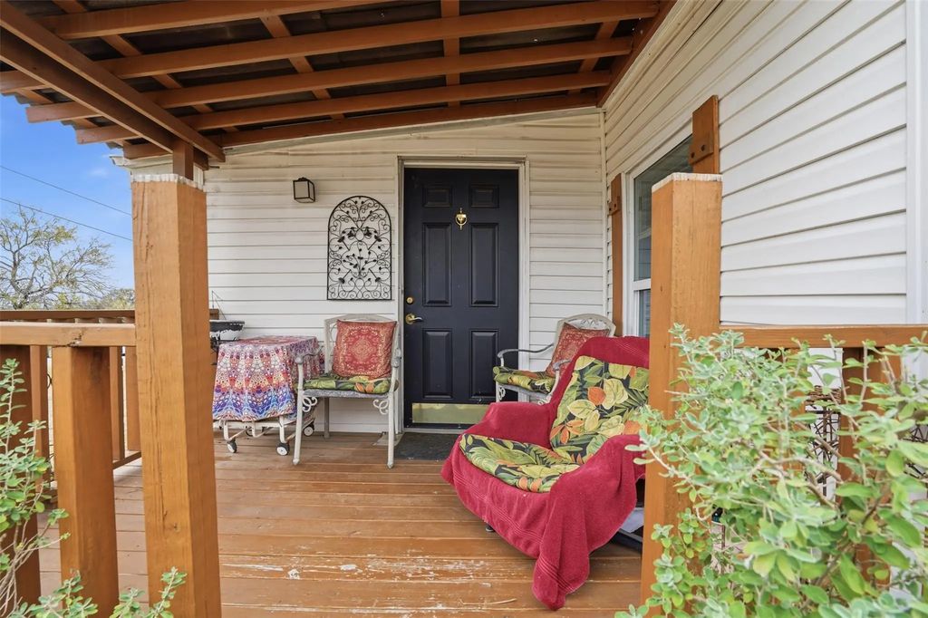 4104 Goliad Drive, Granbury