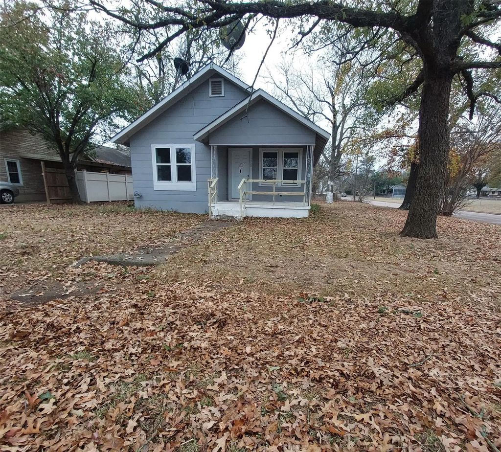 1130 W Shepherd Street, Denison