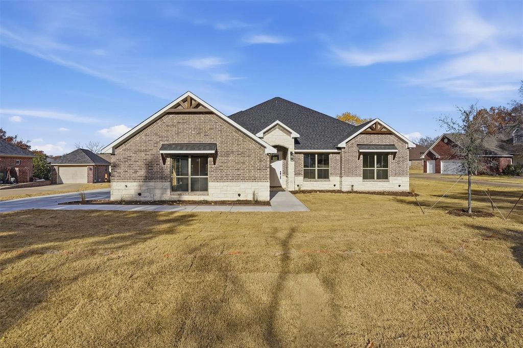 6002 Oakwood Court, Granbury